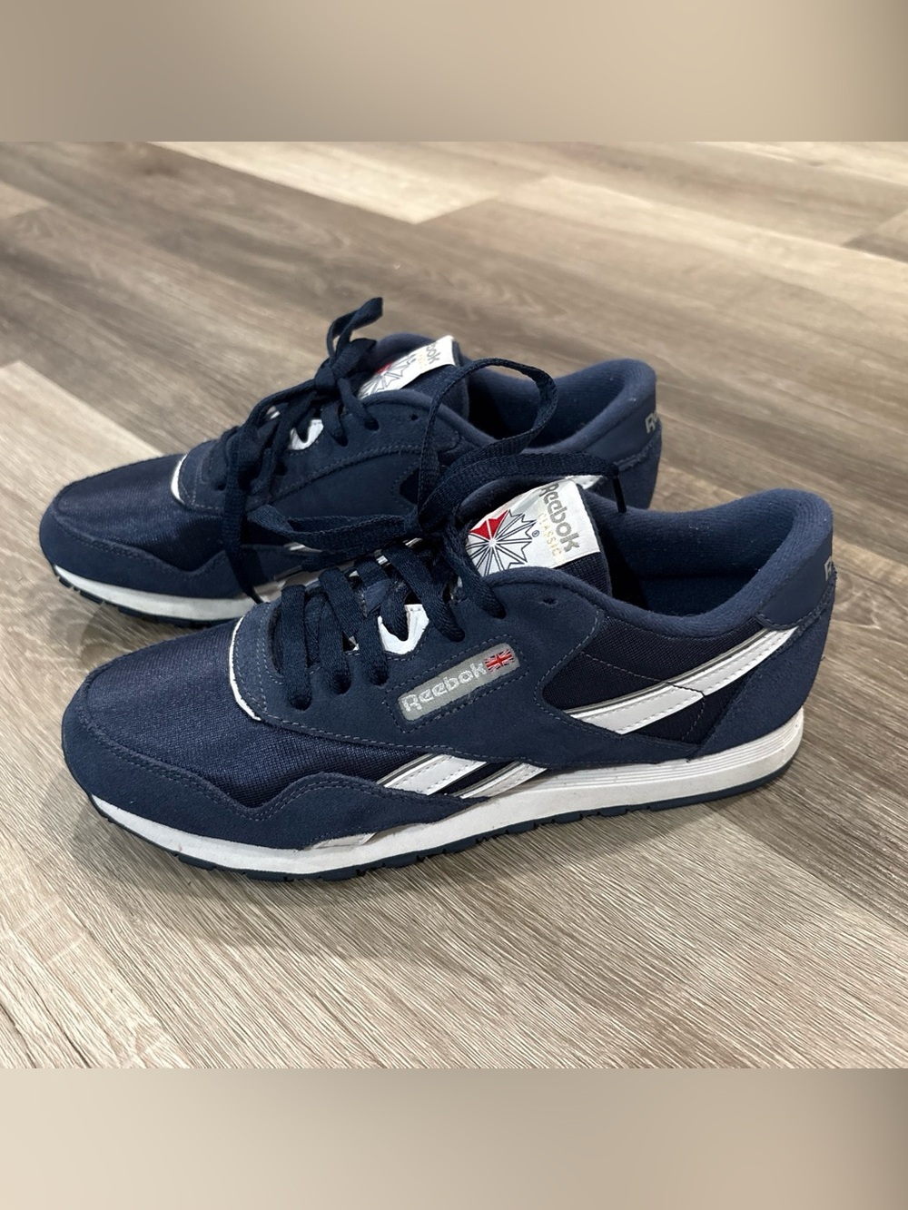 Reebok Classic Nylon Women’s 9 Navy Blue & White Sneakers/Shoes FV4508 Retro